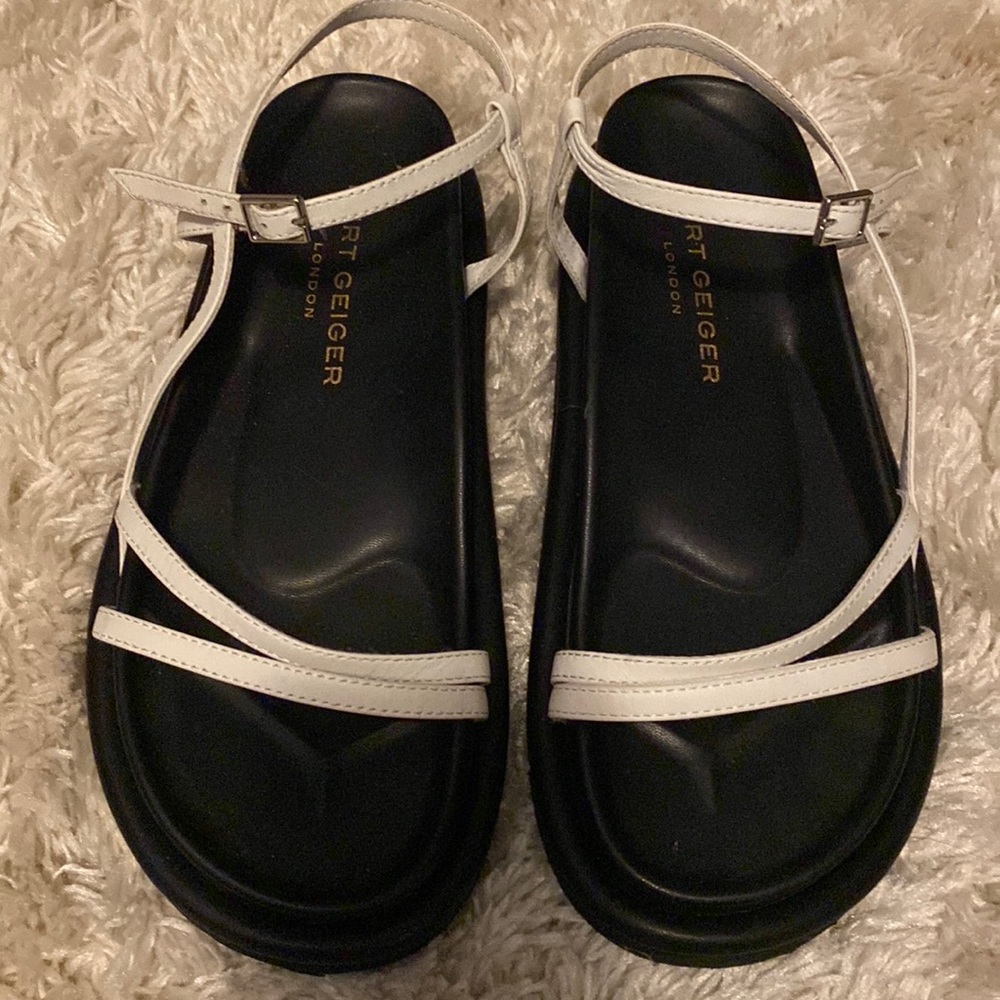 Kurt Geiger Black Platform Sandler with White Leather Straps